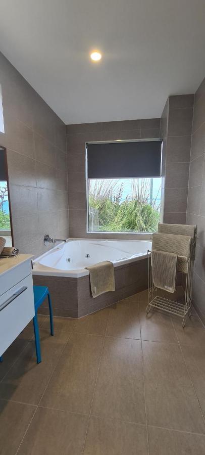Kaka Point Spa Accommodation - Catlins Екстериор снимка